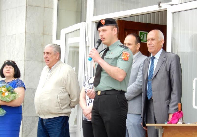Севастопольские коммунисты и комсомольцы стали почётными гостями на последнем звонке в школе №45