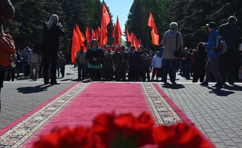 Республика Башкортостан. В Уфе 9 мая коммунисты приняли участие в торжественной церемонии в честь празднования 71-й годовщины Победы в Великой Отечественной войне