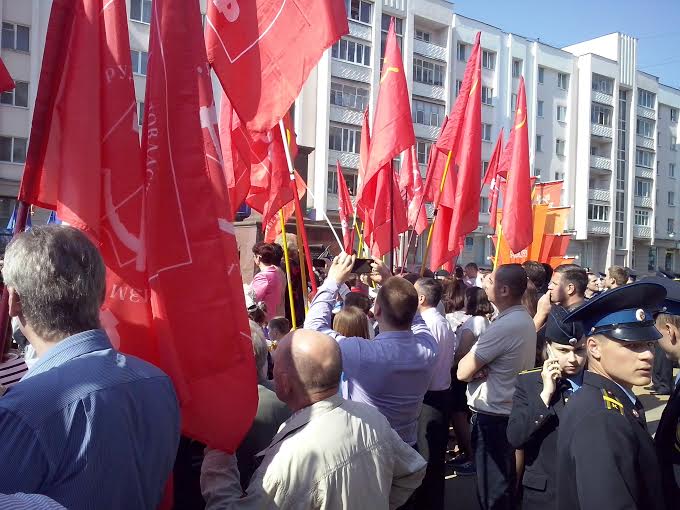 В Орле прошел митинг и торжественный марш, посвященные 71-й годовщине Победы в Великой Отечественной войне