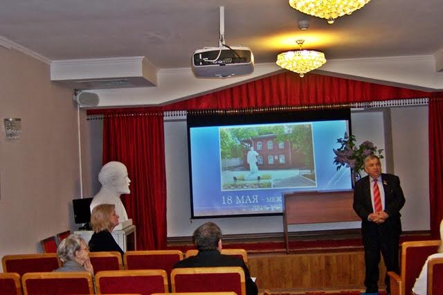 Первый секретарь Татарстанского рескома КПРФ Х.Г. Миргалимов наградил граждан, готовивших открытие Дома-музея В.И. Ленина в Казани