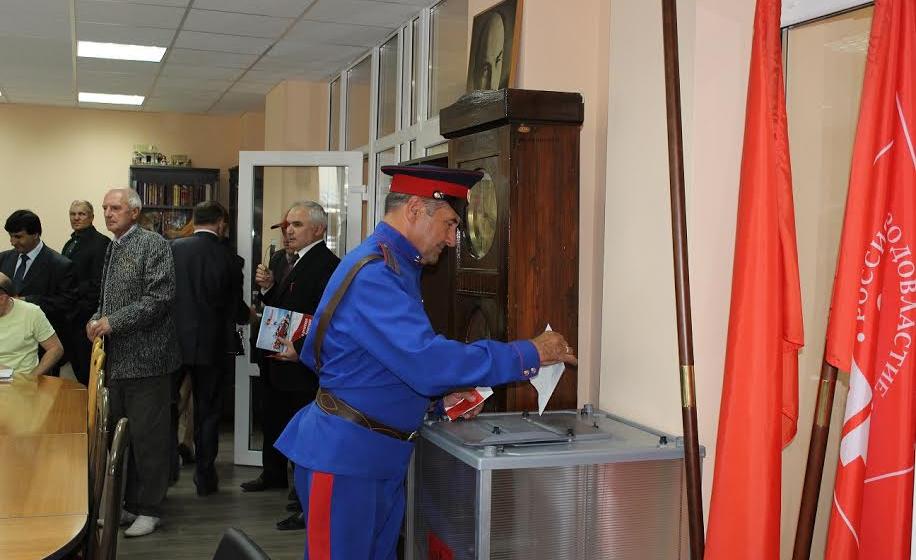 Конференция сталинградских коммунистов подвела итоги работы за два года и выбрала делегатов на Съезд КПРФ
