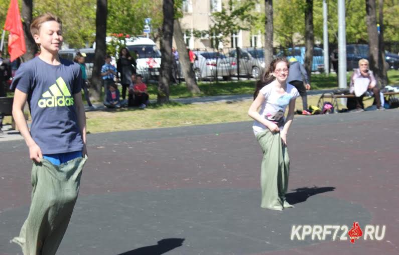Коммунисты провели праздник пионерии в Тюмени