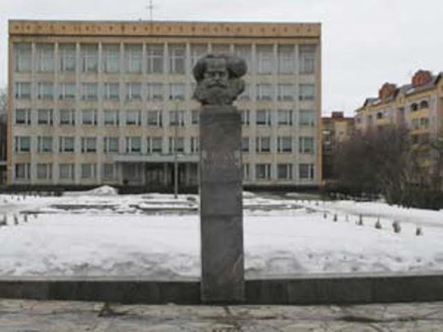 Смоленск. Вернём бюст Маркса!
