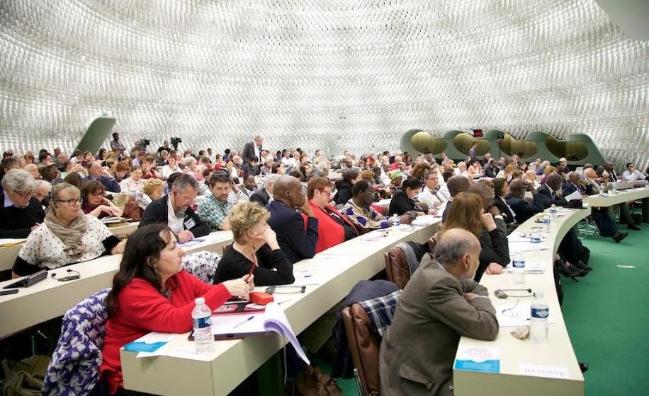 В бастующем Париже прошла международная конференция коммунистических и левых партий