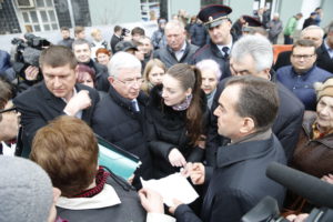 Краснодарская Правда: Пикет сторонников Евланова: метят в Обухова, а бьют по губернатору