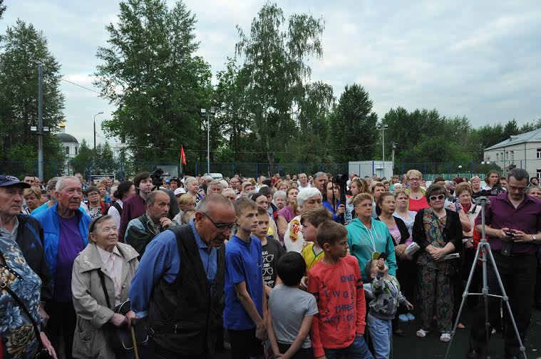 Москва. Митинг в защиту здравоохранения власти Капотни перенесли к кладбищу