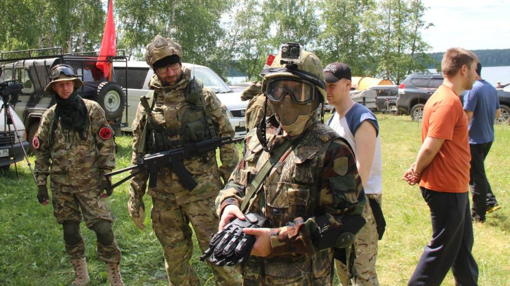 Целься под яблочко! Уральские коммунисты приняли участие в военно-спортивной игре