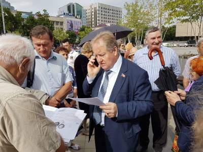 В Краснодаре граждане провели пикеты и попросили губернатора помочь навести порядок в городе