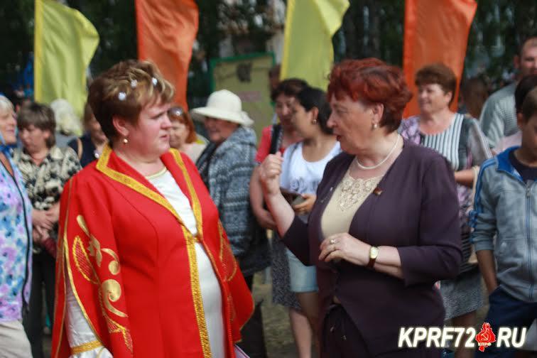 Тюменская область. Депутат-коммунист Тамара Казанцева поздравила Казанский район с 85-летием