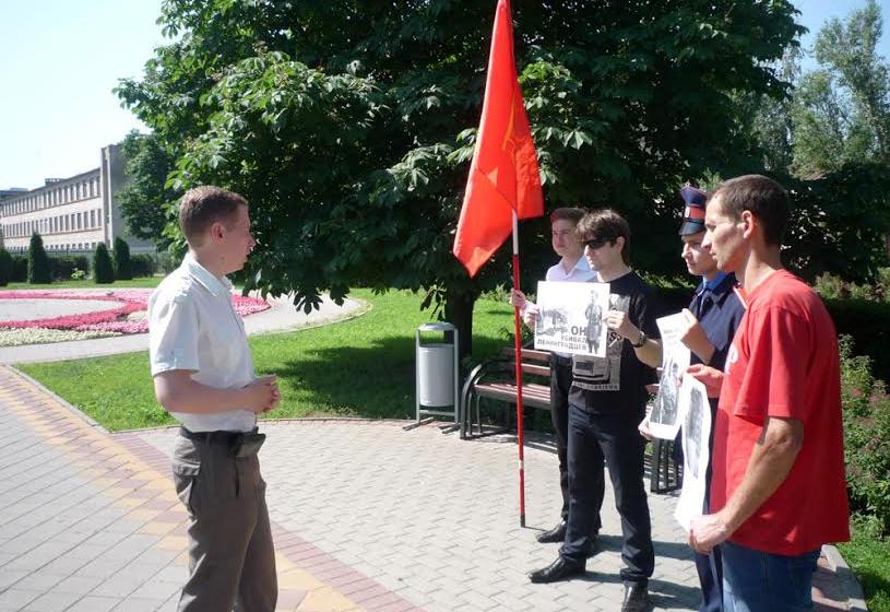 «Ни совести, ни чести». В Тамбове прошел пикет против открытия мемориальной доски Маннергейму