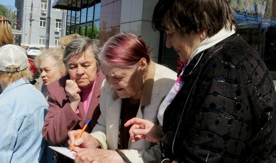 Олег Лебедев продолжает проводить массовые встречи с жителями Тульской области