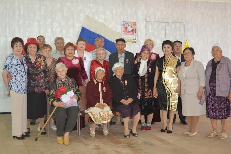 Республика Калмыкия. В поселке Бергин состоялось торжественное мероприятие, посвященное вручению памятных медалей ЦК КПРФ «Дети войны»