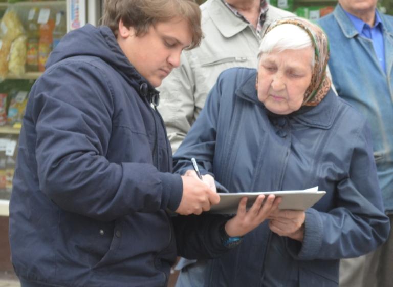 Продолжаются встречи депутата-коммуниста Олега Лебедева с жителями Тульской области