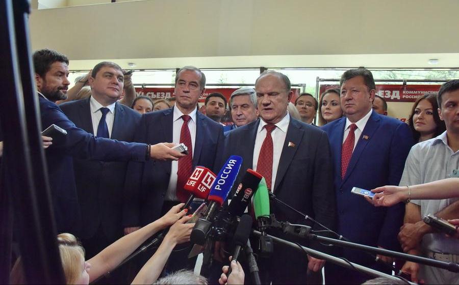 Г.А. Зюганов в перерыве XVI (внеочередного) Съезда КПРФ: Наша программа абсолютно реалистична, команда профессиональна