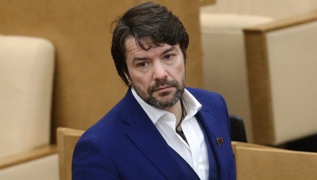 РИА Новости: А.А. Ющенко просит СМИ активнее противостоять информационному террору Запада