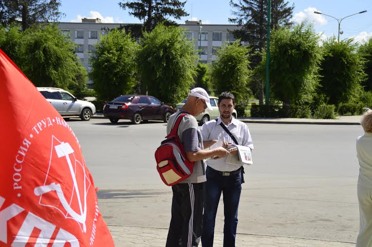 Волгоградская область. В Волжском дан старт сбору подписей в поддержку проведения народного референдума