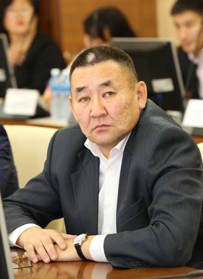 Коммунист Петр Аммосов подал документы в ЦИК Якутии