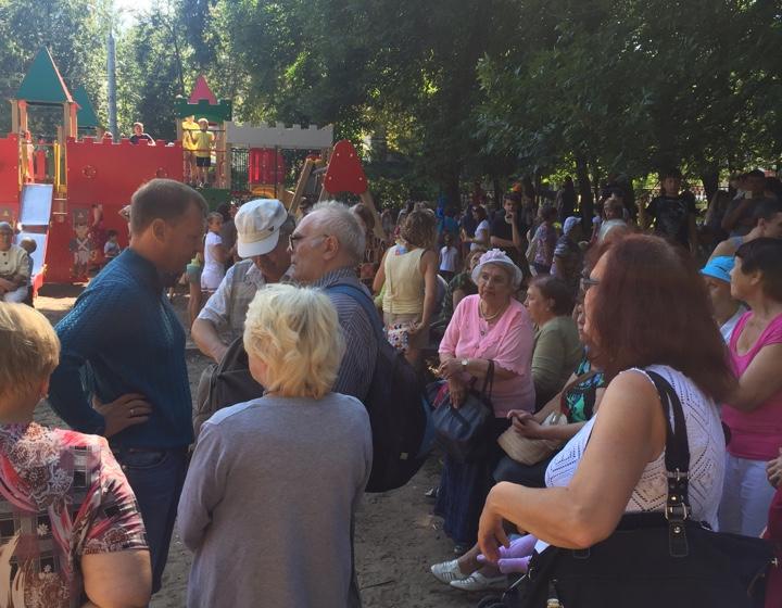 Нижегородская область. Отец шестерых детей, депутат-коммунист Денис Вороненков принял участие в детском празднике в парке им.Кулибина
