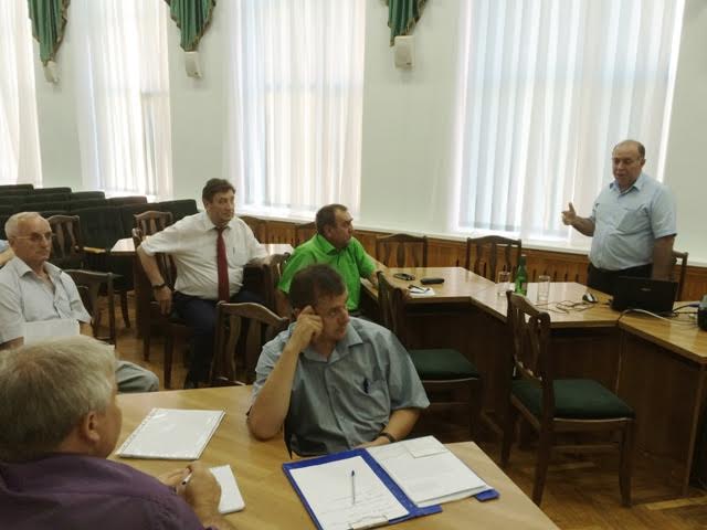 В.И. Гончаров: Мы будем помогать сельским администрациям Ставрополья независимо от их партийной принадлежности!