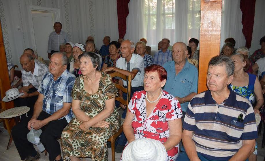 Республика Калмыкия. Депутаты-коммунисты проводят встречи с населением
