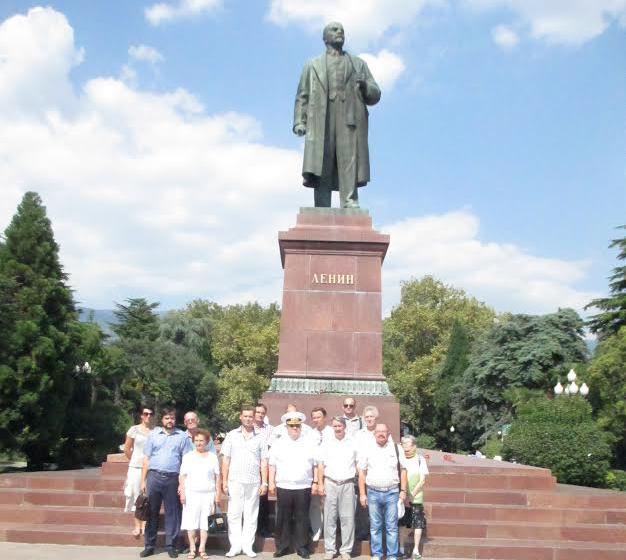 Республика Крым. В.П. Комоедов встретился с трудовыми коллективами санатория «Днепр» и института «Магарач»