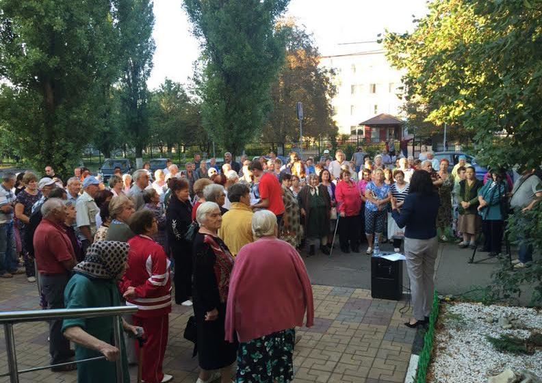 Коммунисты помогают жителям Белгорода спасти от закрытия медицинский центр