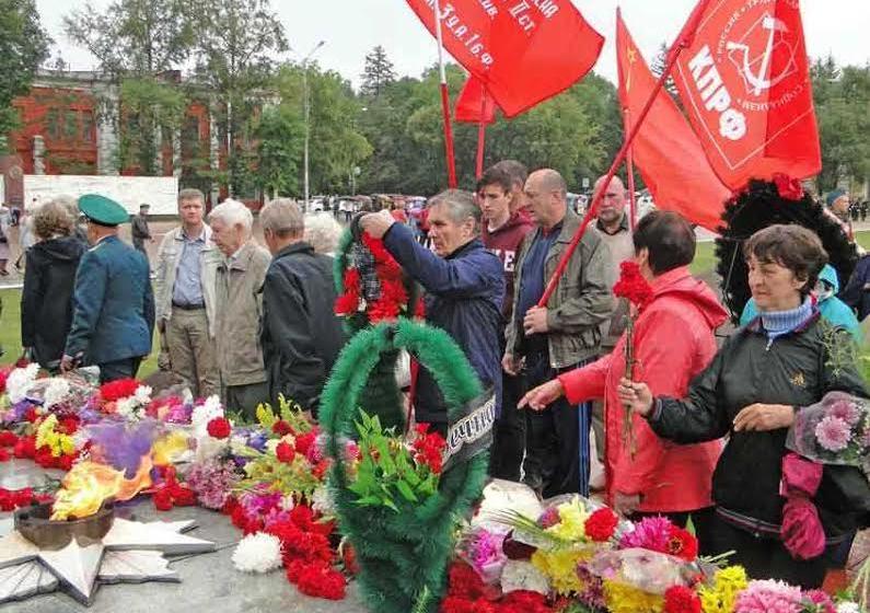 Василий Лановой прибыл в Нижний Новгород поддержать команду КПРФ на выборах