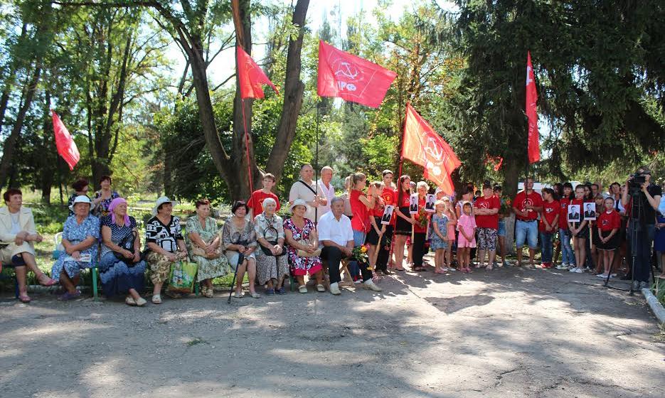 Республика Крым. В селе Новогригорьевка Нижнегорского района состоялось открытие Мемориальной доски Герою Социалистического Труда Ф.П. Сакуну