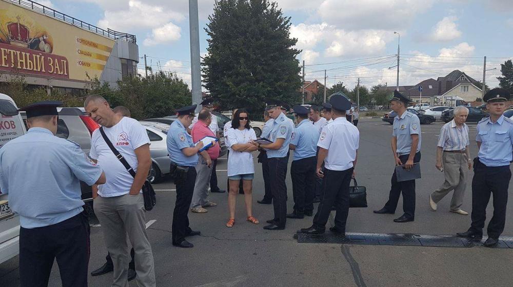 Беззакония в Краснодаре продолжаются. Полиция задержала десять членов предвыборного штаба Обухова