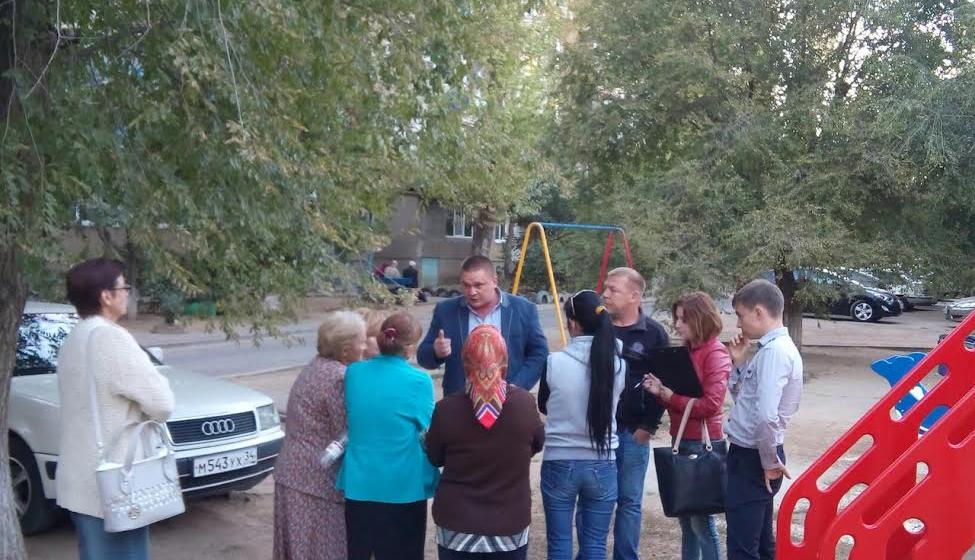 Волгоградская область. Депутаты-коммунисты продолжают радовать юных волжан
