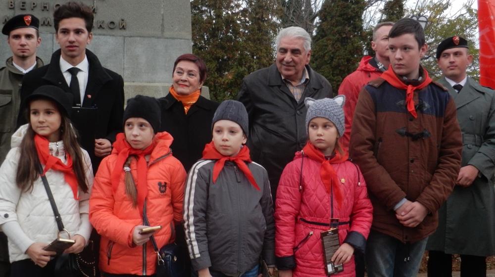 В Севастополе отметили 98-ю годовщину создания ВЛКСМ