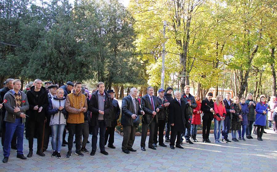 Комсомольцы Крыма отпраздновали 98-ю годовщину создания ВЛКСМ
