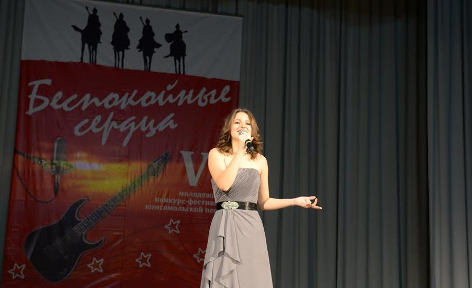 «Нам память, а молодым опора». Фестиваль «Беспокойные сердца» прошел в Новосибирске