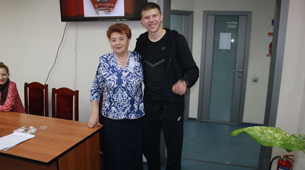 Тюменские комсомольцы отметили 98-ю годовщину со Дня рождения комсомола