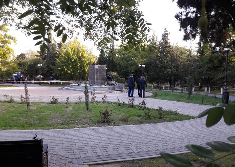 Республика Крым. В Судаке уничтожен памятник Ленину