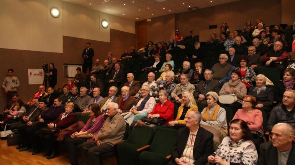 В городе Сосновый бор Ленинградской области состоялась встреча жителей с депутатом-коммунистом Госдумы В.В. Бортко