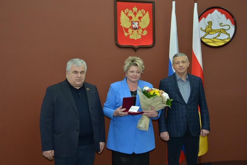Первый Секретарь Северо-Осетинского рескома КПРФ Елена Князева награждена высшей государственной наградой республики – медалью «Во Славу Осетии» 