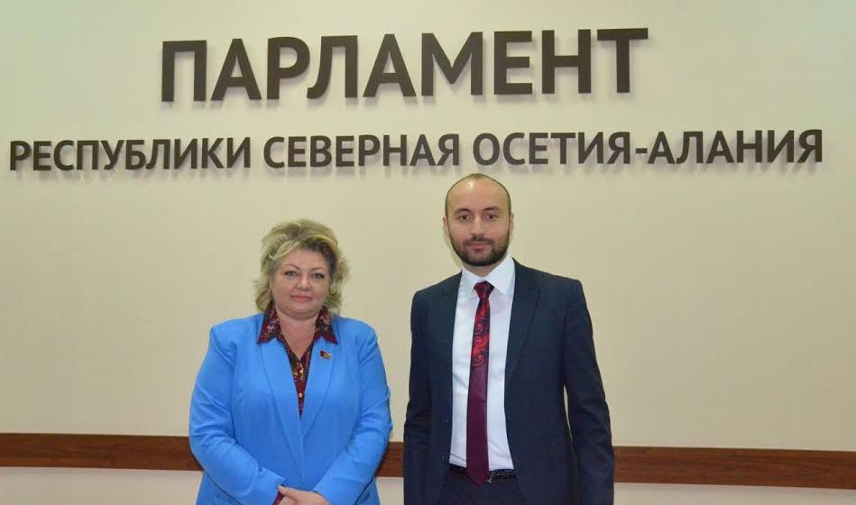 К.К. Тайсаев поздравил заведующего Отделом ЦК КПРФ по национальной политике Чермена Дудати с назначением на должность замминистра культуры Северной Осетии