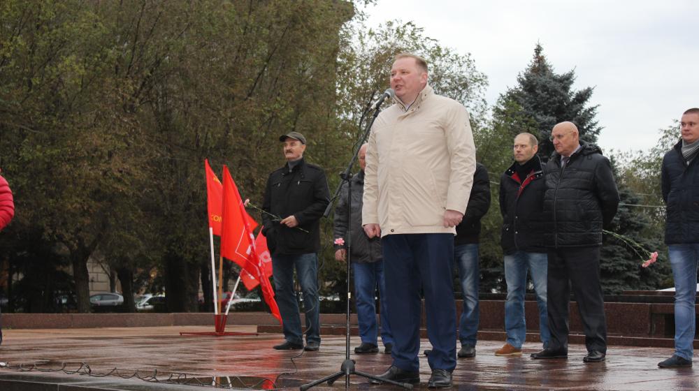 7 ноября в Волгограде прошли праздничные мероприятия, посвященные 99-летию Великой Октябрьской социалистической революции 