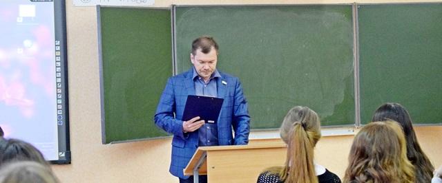 Татарстан. Первый секретарь Казанского горкома КПРФ Алексей Серов провёл открытый урок