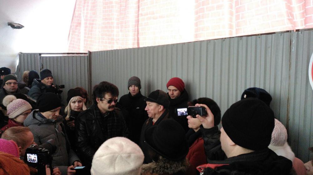 Варварство на Варварке: КПРФ и Архнадзор разбираются, кто сносит историческое здание в центре Москвы