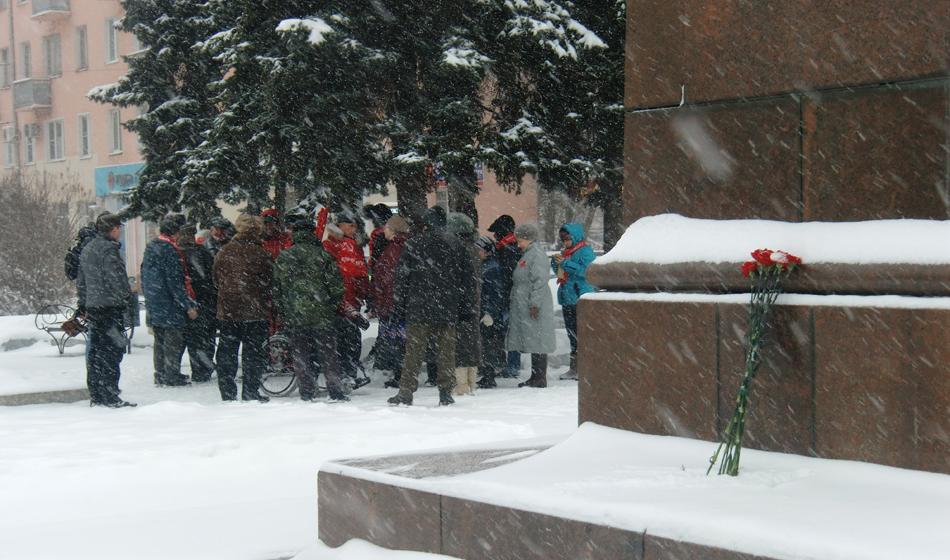Демонстрация и митинг, посвящённые 99-й годовщине Великого Октября, состоялись в Иваново