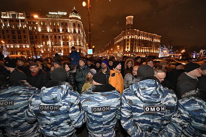 Стой и плати! Секретарь Московского горкома КПРФ В.Р. Родин о проблеме введения платных парковок