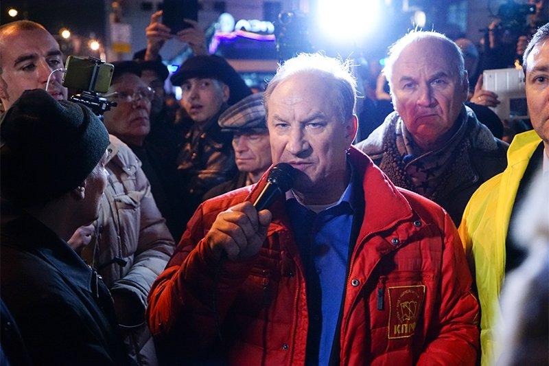 КПРФ оспорит в суде решение Мосгордумы о том, что встречи депутатов с избирателями нужно согласовывать как митинги
