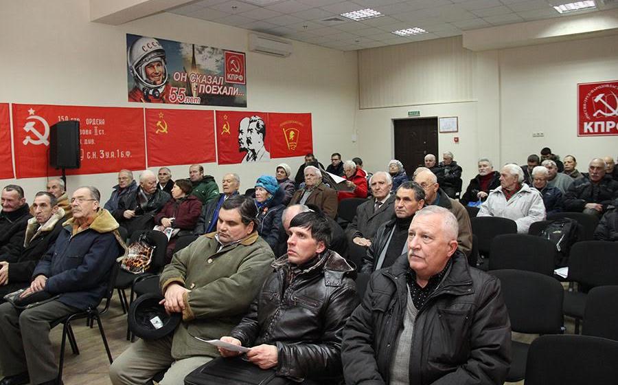 В Симферополе состоялись мероприятия, посвященные 137-й годовщине со Дня рождения И.В.Сталина