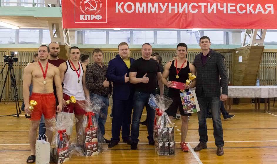 В Новосибирске при поддержке КПРФ прошел зимний турнир по воркауту