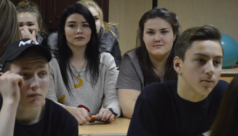 Коммунисты и комсомольцы Иванова провели встречу со студентами Ивановского кооперативного техникума