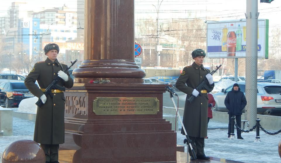 Лидеры коммунистов в Новосибирске поздравили жителей города с 73-й годовщиной полного освобождения Ленинграда от блокады