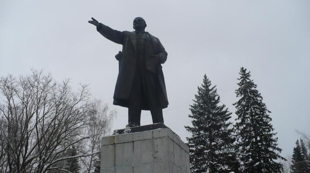 Коммунисты Республики Алтай почтили память В.И. Ленина