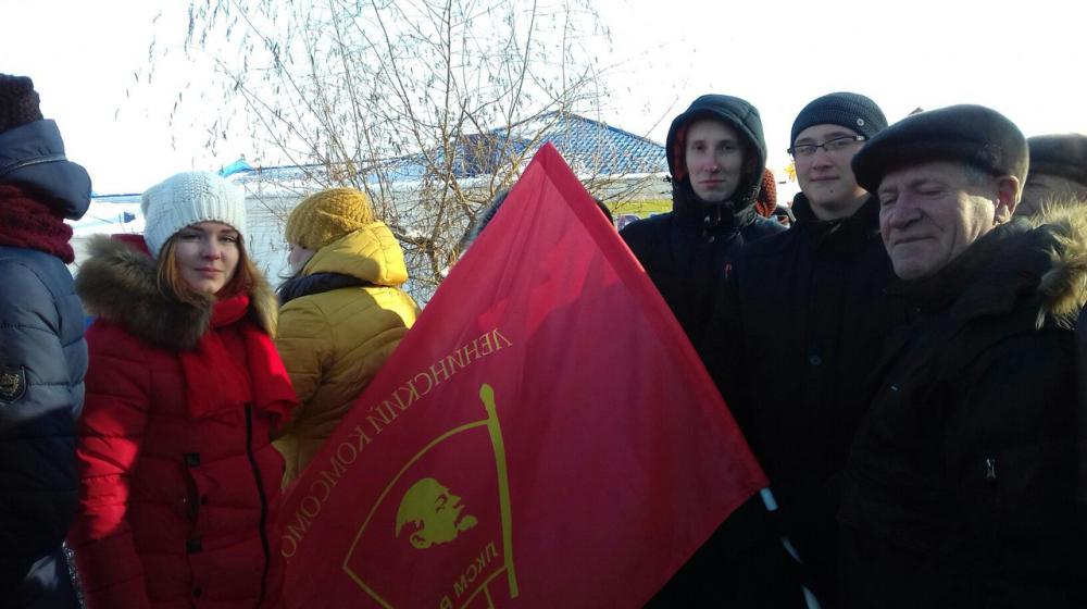 Белгородская область. Старооскольские комсомольцы приняли участие в праздновании дня освобождения поселка Чернянка
